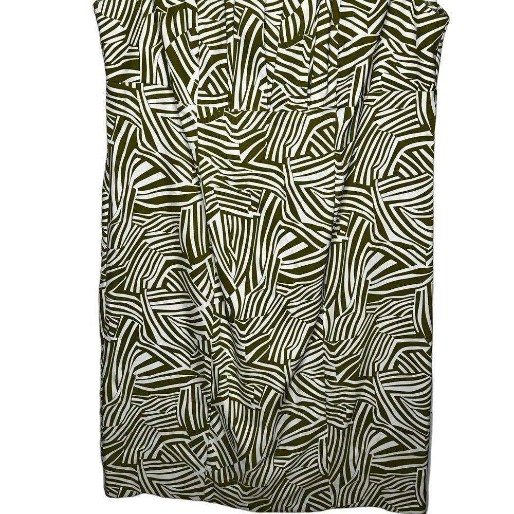 Perceptions Woman Dress - Picture 3 of 6